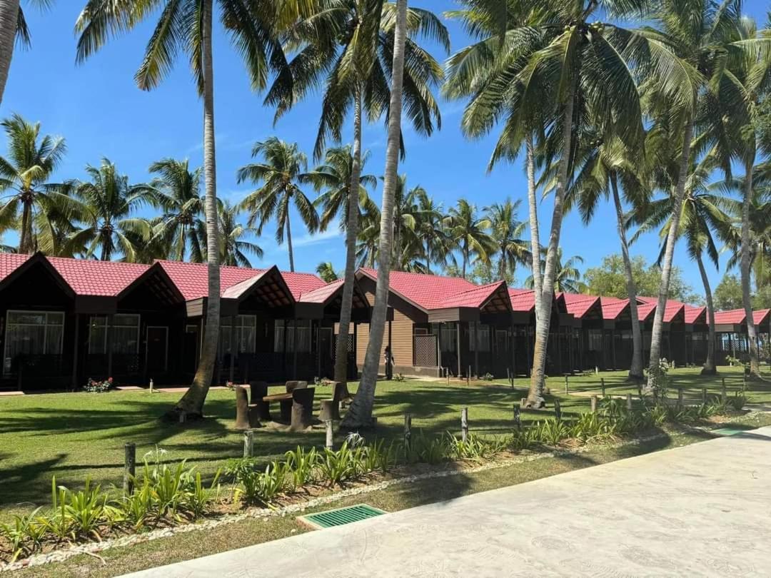 Borneo Beach & Mangrove Resort Tuaran Luaran gambar