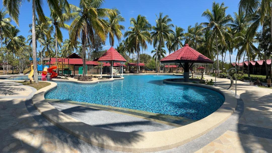 Borneo Beach & Mangrove Resort Tuaran Luaran gambar